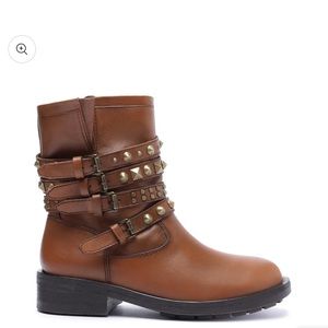 Schutz boots - size 7 NWT